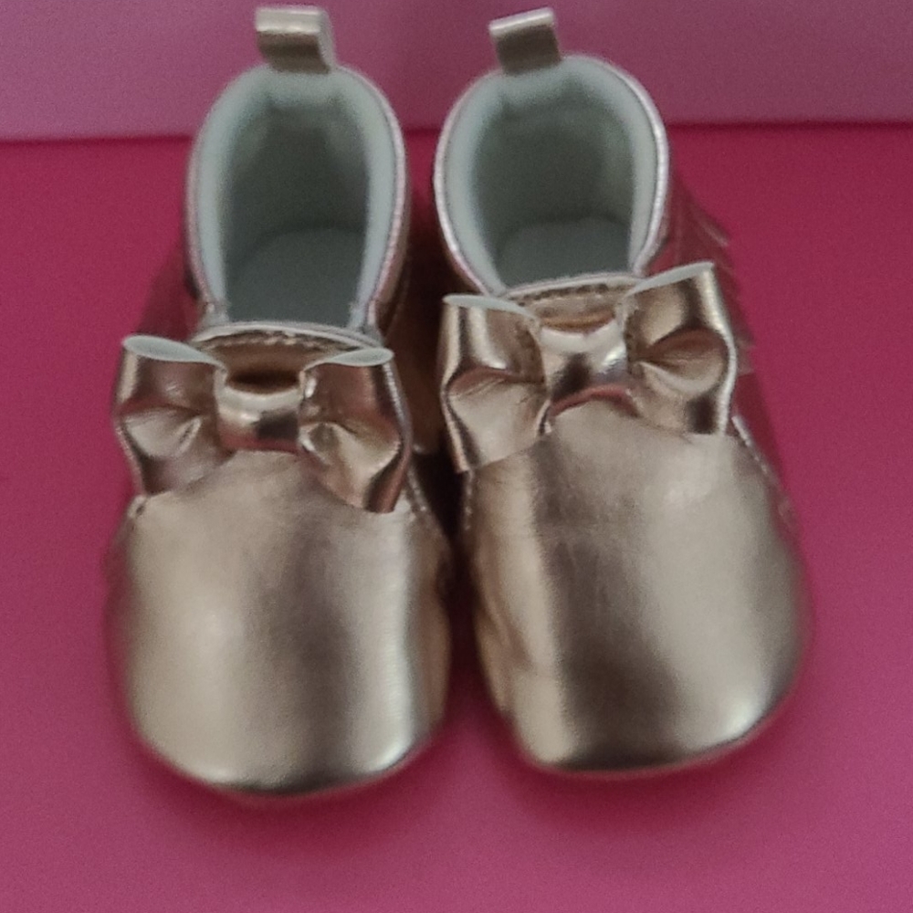 Infant crib shoes